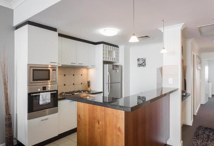 3침실 프리미엄 아파트, Nautilus By Rockingham Apartments