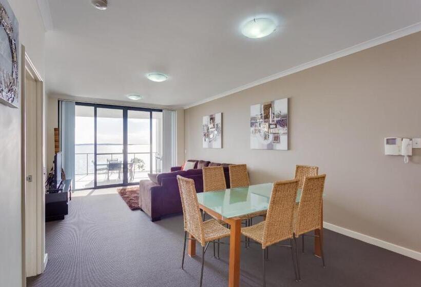 3침실 프리미엄 아파트, Nautilus By Rockingham Apartments