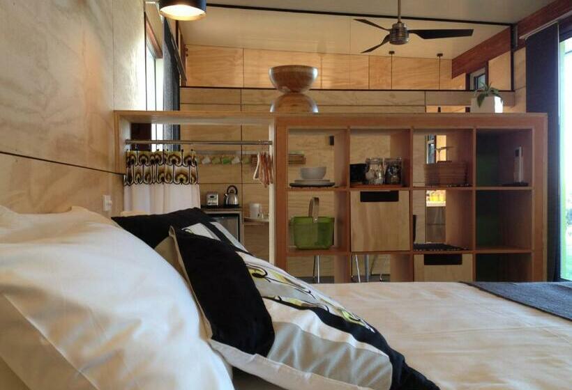 Люкс Deluxe Кровать Кинг, Bed + Bauhaus