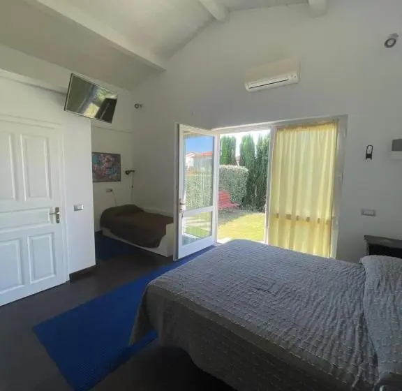 استودیوی لوکس, Podere Villa Olmo