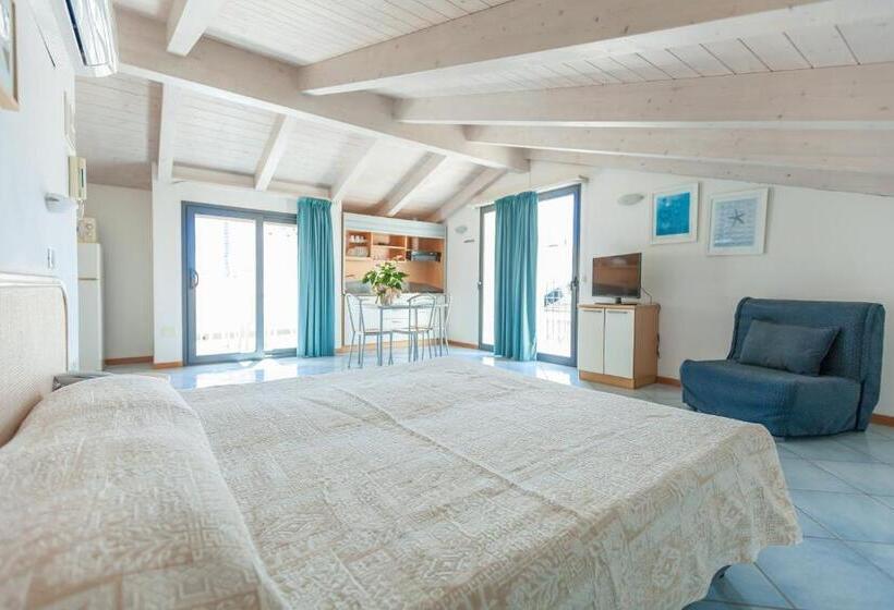 استودیوی استاندارد, Residence Ascot