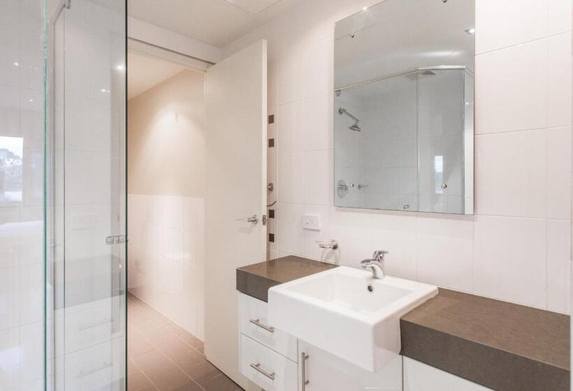 شقة بريميوم بغرفة نوم واحدة مطلة على البحر, Spinnakers By Rockingham Apartments