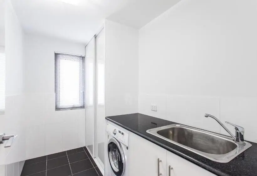 2 Bedroom Premium Apartment Sea View, Spinnakers By Rockingham Apartments