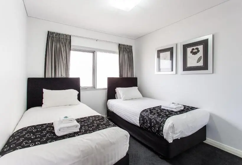 2 Bedroom Premium Apartment Sea View, Spinnakers By Rockingham Apartments