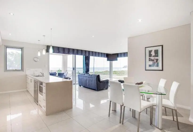 プレミアム３ベッドルームアパート, Spinnakers By Rockingham Apartments