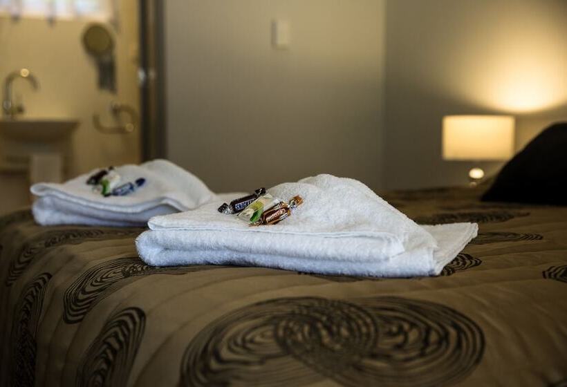 스위트, Tall Trees Motel Mountain Retreat