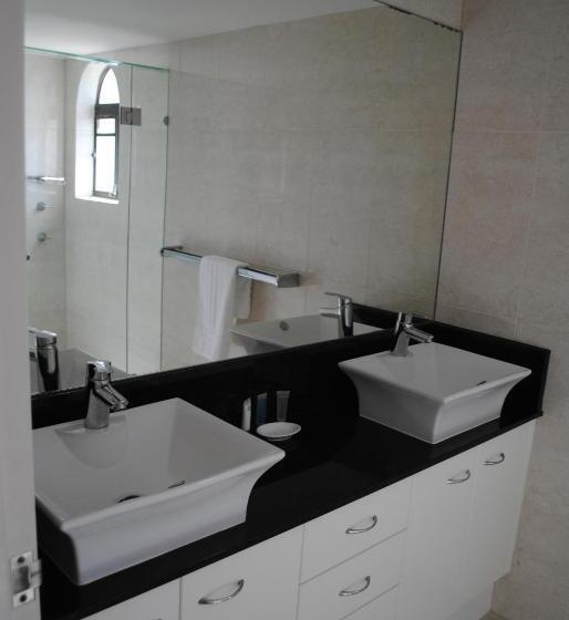 Апартаменты 3 Спальни, Albatross North Apartments