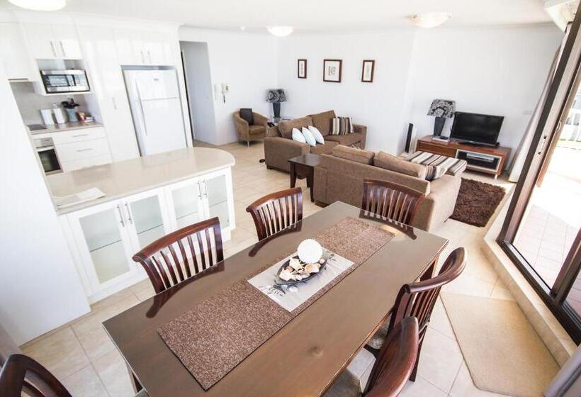 Апартаменты 3 Спальни, Albatross North Apartments