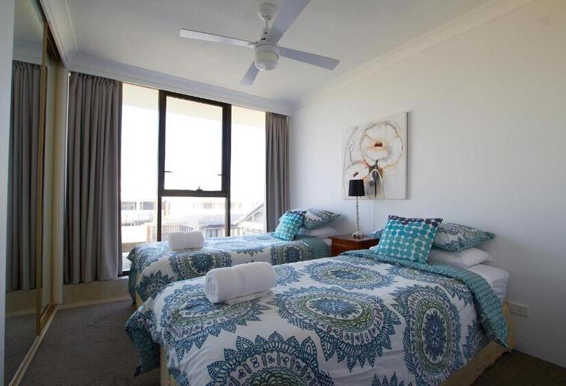 Апартаменты 3 Спальни, Albatross North Apartments