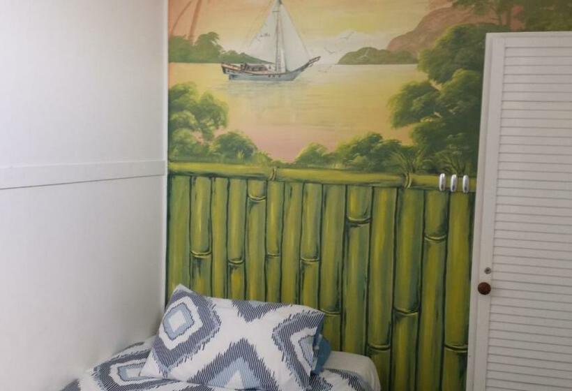 اتاق اکونومی یک تخته, Gecko's Rest Budget Accommodation & Backpackers