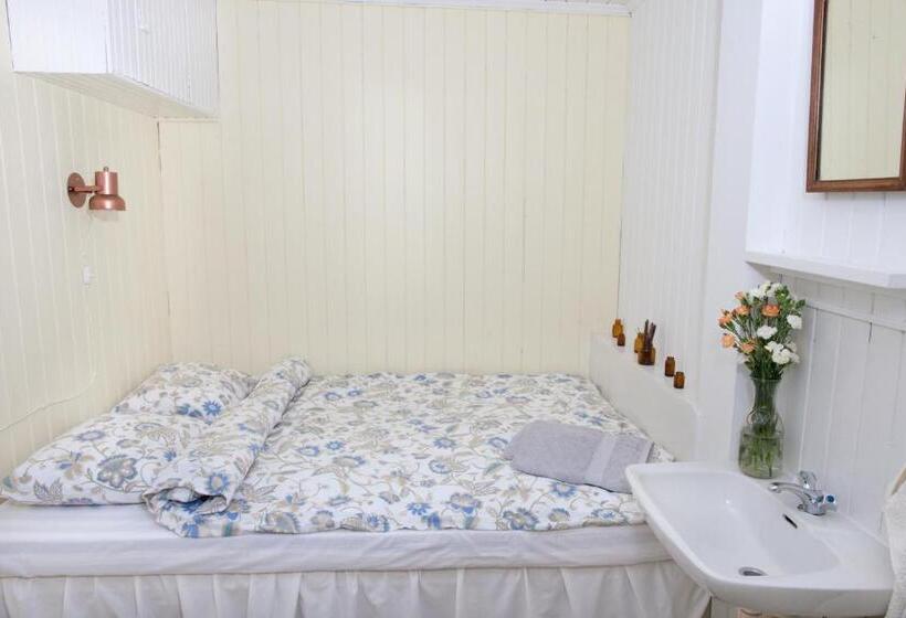 اتاق خانوادگی با سرویس بهداشتی مشترک, Soltorp Eco Lodge