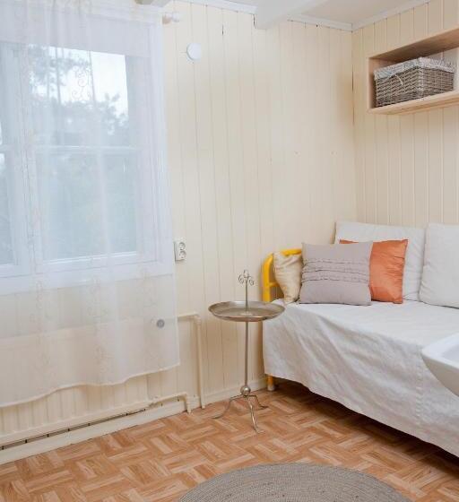 اتاق استاندارد با سرویس بهداشتی مشترک, Soltorp Eco Lodge