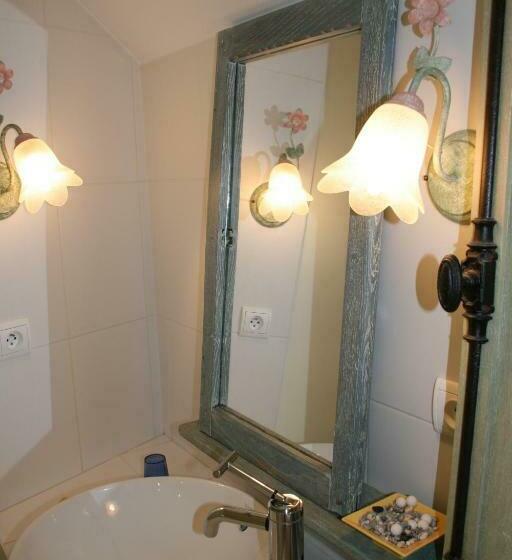 スタンダードトリプルルーム, La Closerie Des Sacres