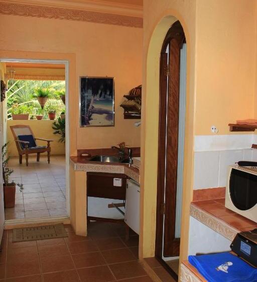 标准工作室, La Reine Creole