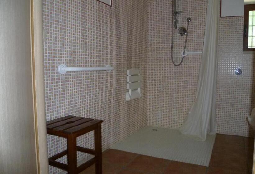 חדר סטנדרט, מיטת קינג, מותאם לאדם עם מוגבלויות, Torre Rocciola