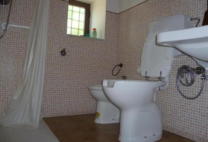 חדר סטנדרט, מיטת קינג, מותאם לאדם עם מוגבלויות, Torre Rocciola