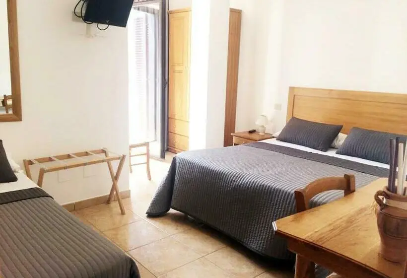 اتاق استاندارد سه نفره, Albergo Villa Riccio