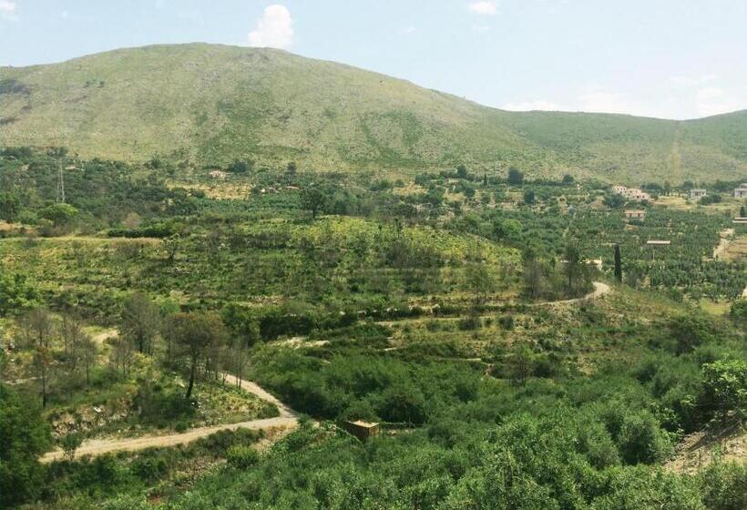 غرفة قياسية ثلاثية, Albergo Villa Riccio