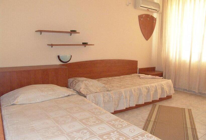 Четырехместный Номер Стандарт, Family Hotel Andreev