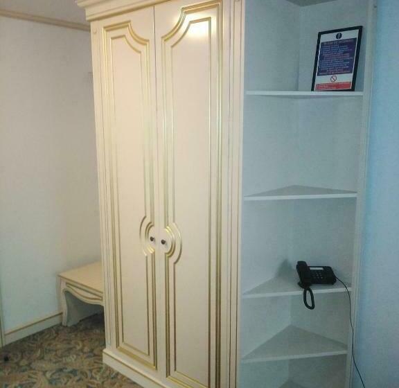 غرفة سوبيريور مطلّة علي البحر, Dacia Sud