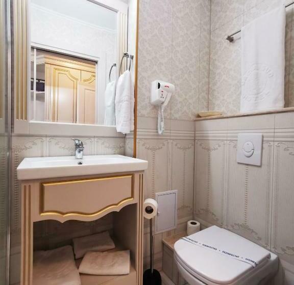 غرفة قياسية مطلّة علي البحر, Dacia Sud