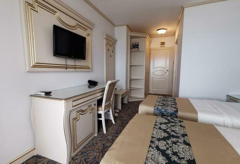 غرفة قياسية مطلّة علي البحر, Dacia Sud