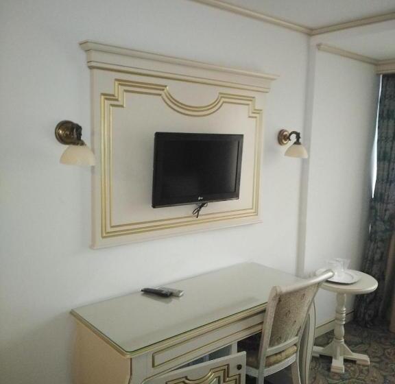 غرفة سوبيريور مطلّة علي البحر, Dacia Sud