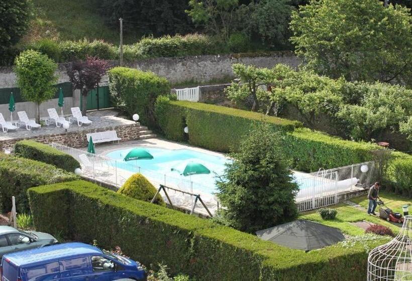 חדר סטנדרט לארבעה, Les Portes Du Cantal