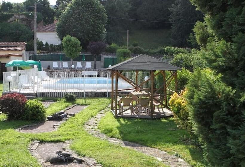 חדר סופריור נוף לגינה, Les Portes Du Cantal