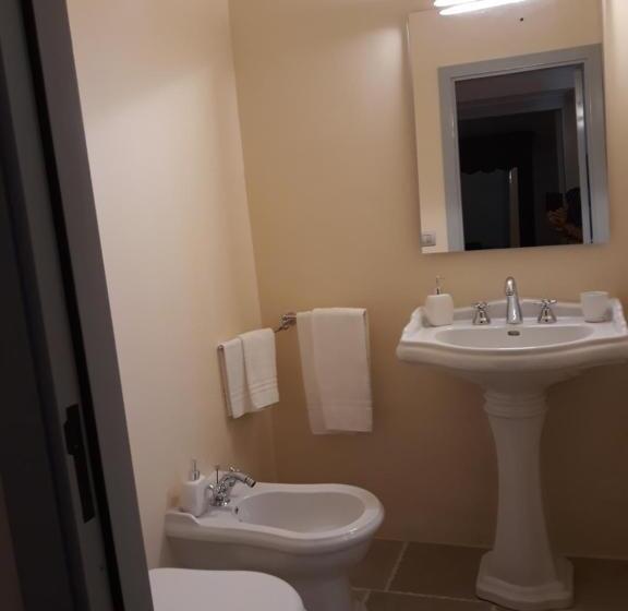 غرفة قياسية مطلّة علي حمام السباحة, Masseria Celentano Relais & Agriturismo