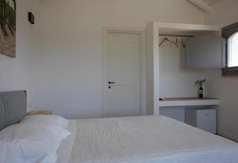 キングサイズベッドのスタンダードルーム, Masseria Celentano Relais & Agriturismo