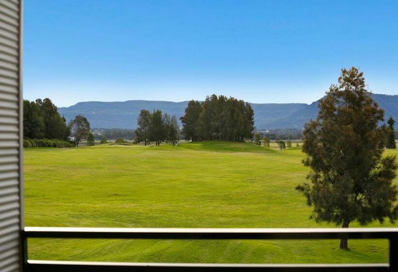 חדר אקזקיוטיב חדר קינג, Springs Shoalhaven Nowra