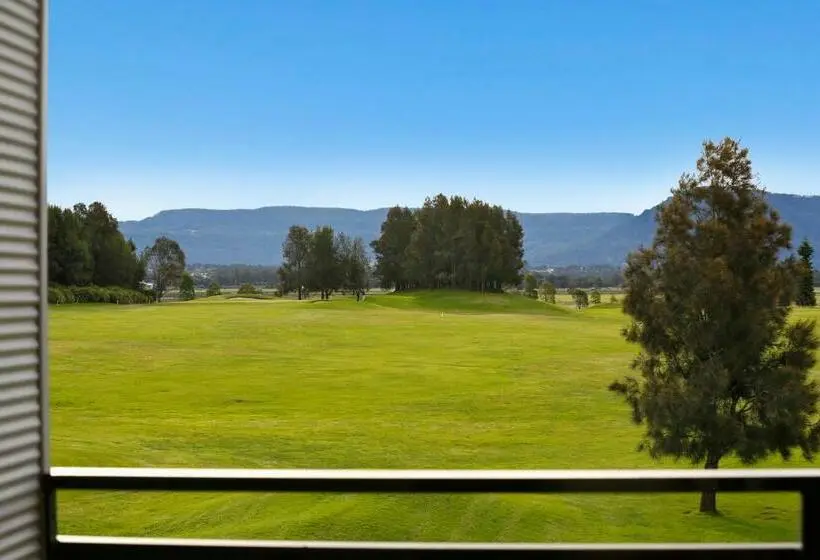キングサイズベッドのエクゼクティブルーム, Springs Shoalhaven Nowra