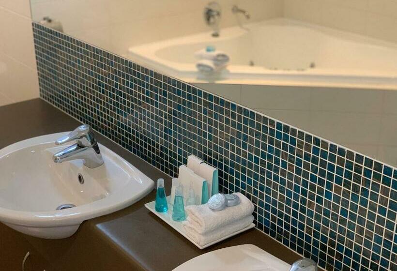 חדר דחוקס עם מיטת קינג, Springs Shoalhaven Nowra