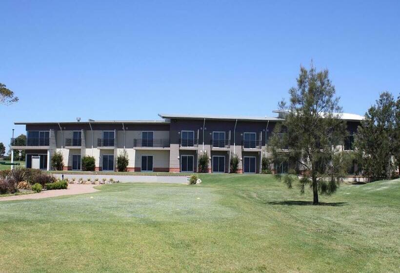이그제큐티브 룸 킹사이즈 침대, Springs Shoalhaven Nowra