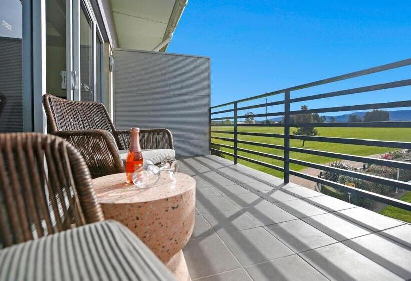 스탠다드 룸 킹사이즈 침대, Springs Shoalhaven Nowra