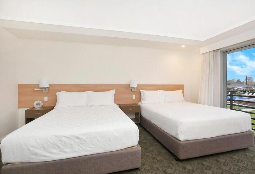 스탠다드 룸 풀장 전망, Springs Shoalhaven Nowra