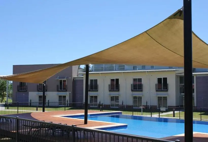 プールビュースタンダードルーム, Springs Shoalhaven Nowra