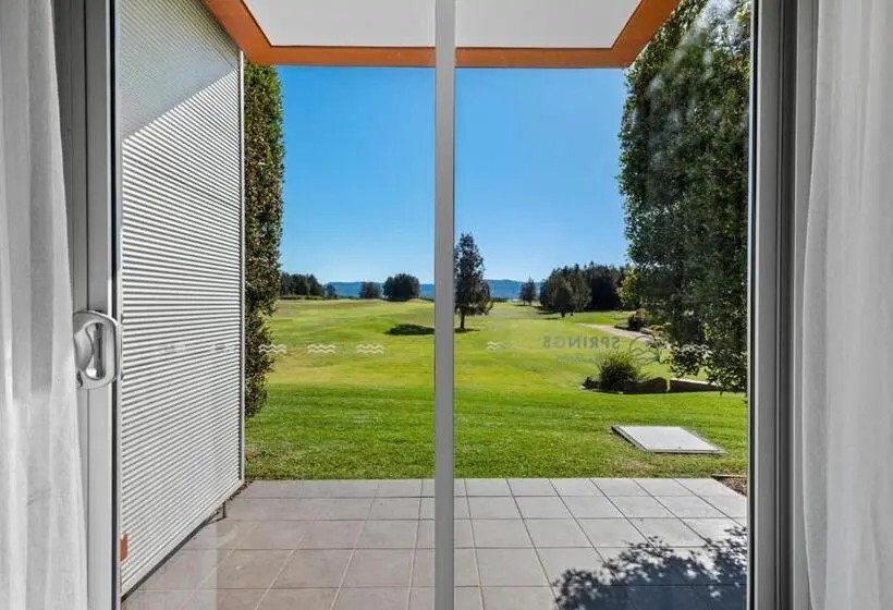 山の見えるスーペリアルーム, Springs Shoalhaven Nowra