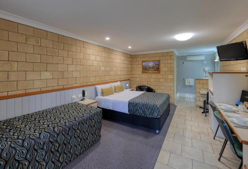 Семейный Номер, Jacaranda Country Motel