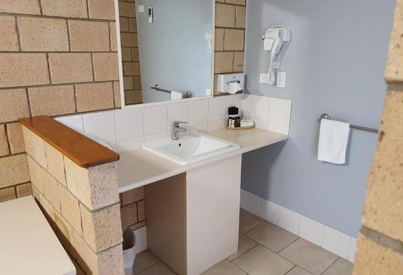 Номер Стандарт, Jacaranda Country Motel