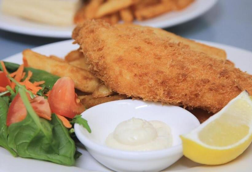 Номер Стандарт, Jacaranda Country Motel