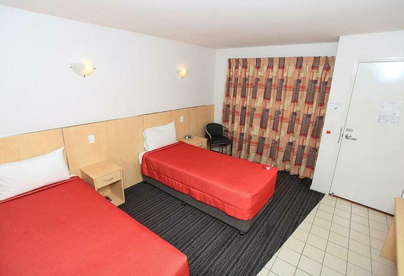 اتاق استاندارد سه نفره, The Mayfair Emerald