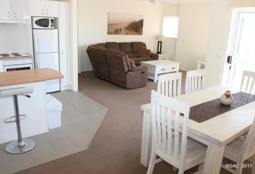 ２ベッドルーム家族用アパートメント, Mollymook Cove Apartments