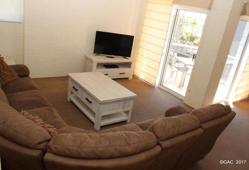 דירה משפחתית 2 חדרי שינה, Mollymook Cove Apartments