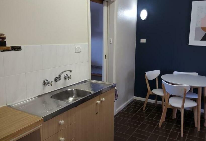 اتاق خانوادگی, Bathurst Gold Panner