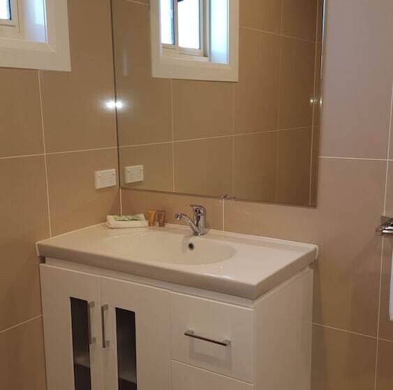 اتاق خانوادگی, Bathurst Gold Panner