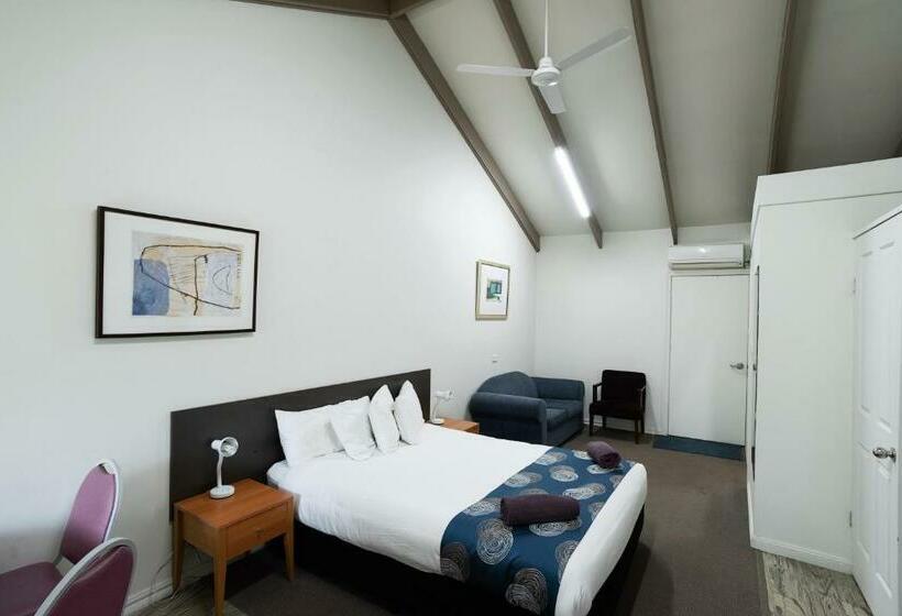 استودیوی استاندارد, Canberra Ave Villas