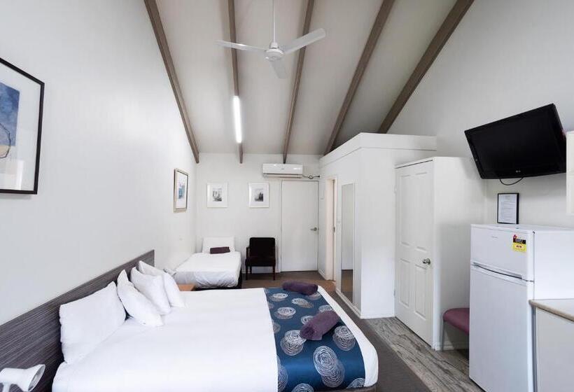 استودیوی استاندارد, Canberra Ave Villas