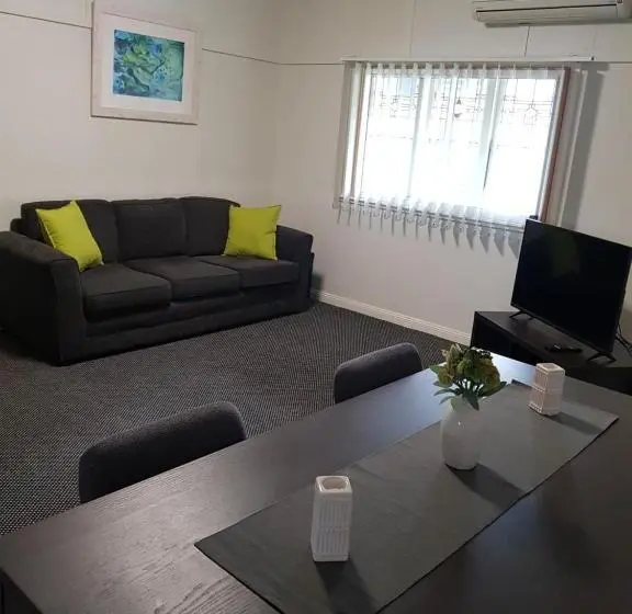 2ベッドルームハウス, Canberra Ave Villas